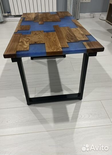 Стол из Эпоксидной смолы и массива дерева от произ