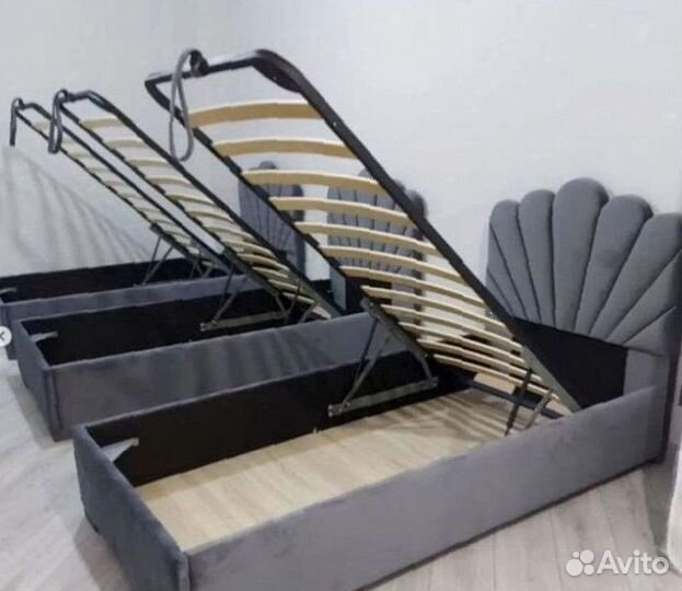 Кровать односпальная мягкая