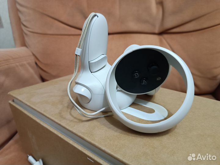 Продам Oculus Quest 2