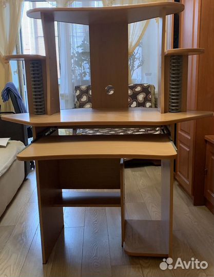 Компьютерный стол
