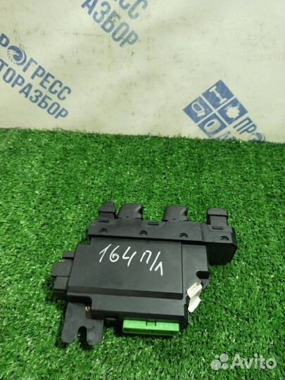 Блок управления стеклоподъемниками передний левый