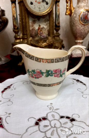 Английский фарфор винтаж молочник