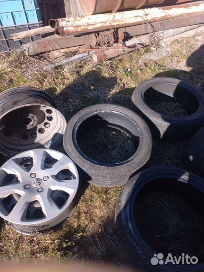 Three-A P606 225/45 R17