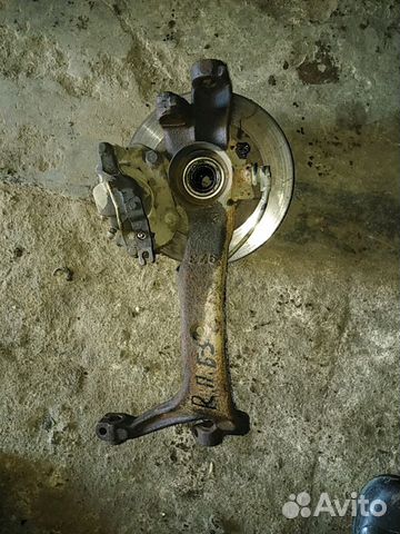 Правый поворотный кулак Пассат Б-5 1997г