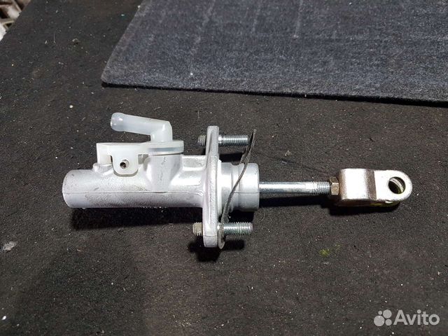 Главный цилиндр сцепления Mitsubishi lancer 9