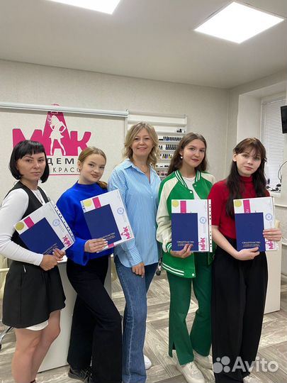 Маникюр, курсы в Академии моды и красоты