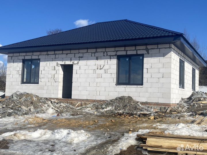 Бригада строителей