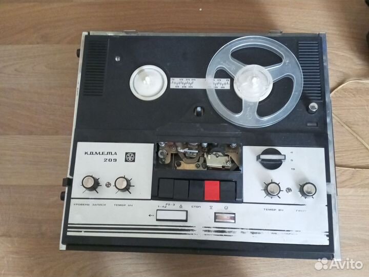 Катушечный магнитофон комета 209