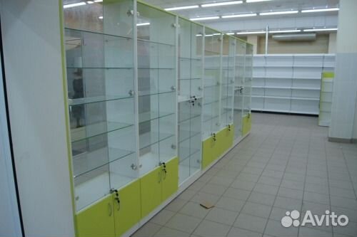 Витрина с зеркалом