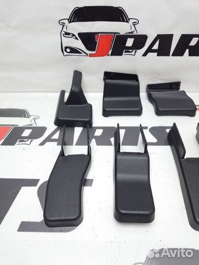 Накладка кронштейна сидений Mazda 3 BK рестайлинг