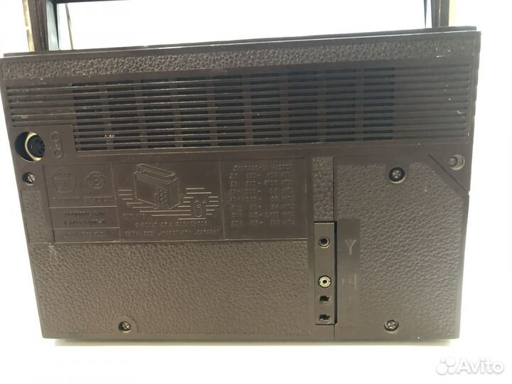 Радиоприемник VEF-202 с олимпийской символикой