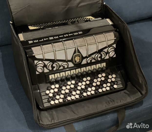 Аккардеон Weltmeister grandina