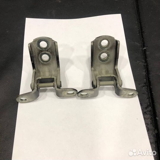 Петля двери Nissan A047743 R и L