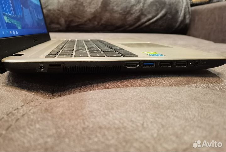 Asus VivoBook Pentium Silver N5000 -GeForce MX110