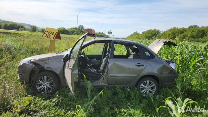 LADA Granta 1.6 AT, 2020, битый, 13 000 км