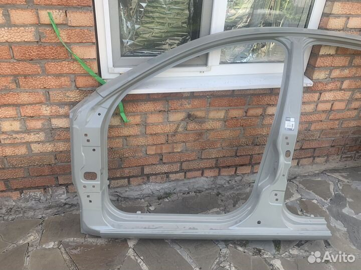 Левая сторона на автомобиль лада веста