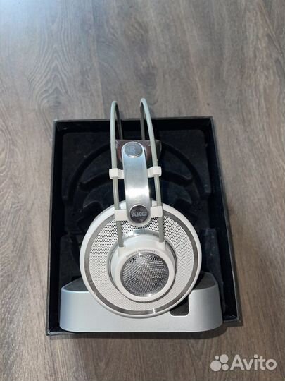 AKG K-701