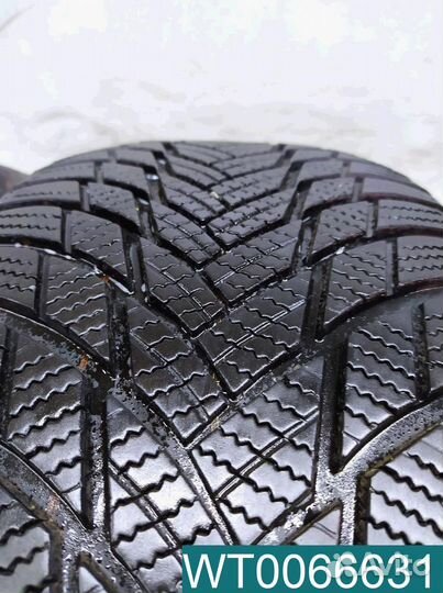 Bridgestone Blizzak LM-001 235/55 R18 95T