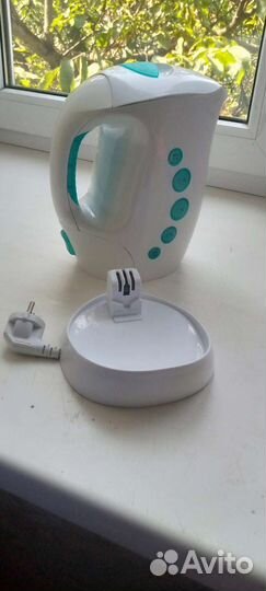 Электрический чайник на 2 л