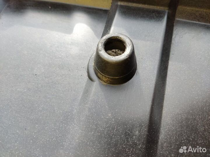 Накладка декоративная двс Opel Vectra C седан 1.8