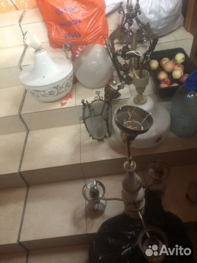 Люстры, машинка, тв