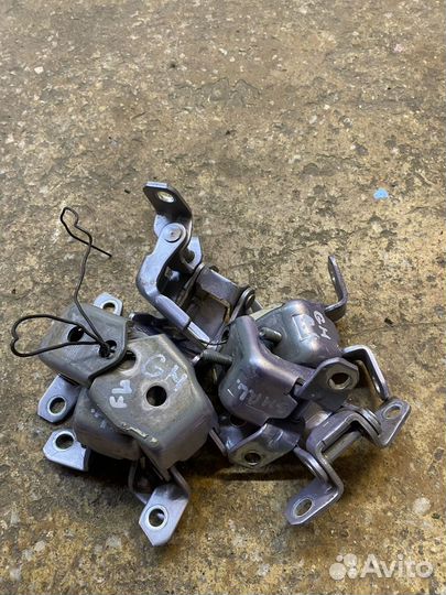 Петля двери Б/У бу