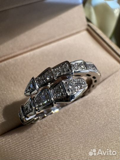 Золотое кольцо bvlgari