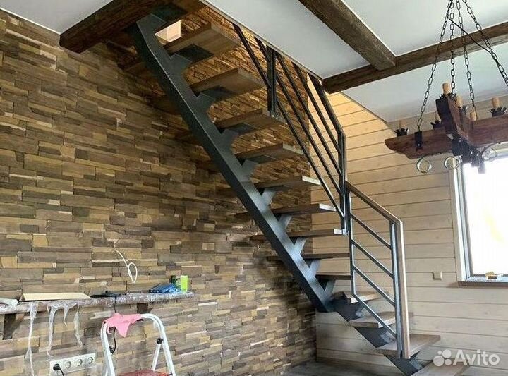 Лестница на металлокаркасе на заказ