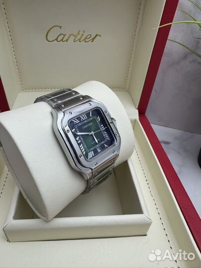 Наручные часы зеленые cartier