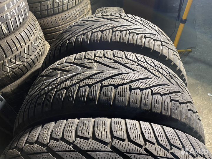 Nokian Tyres Hakkapeliitta R2 SUV 285/60 R18 116R