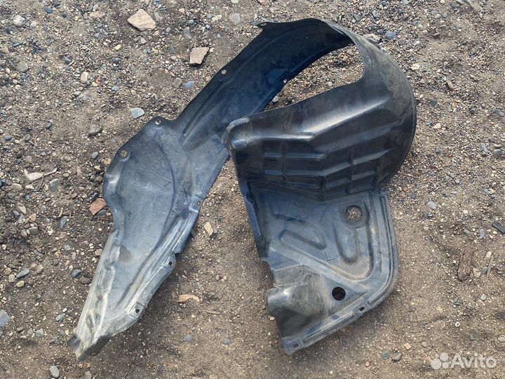 Подкрылок передний левый HC34
