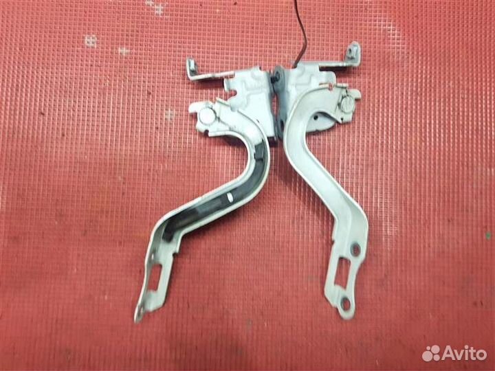 Петля капота toyota porte