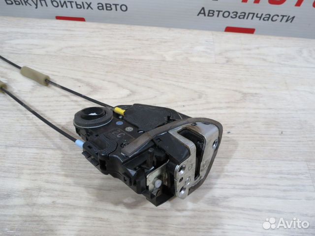 Замок двери передний правый Toyota Corolla 150