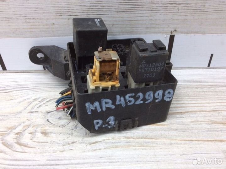 Блок предохранителей Mitsubishi Pajero/Montero Iii