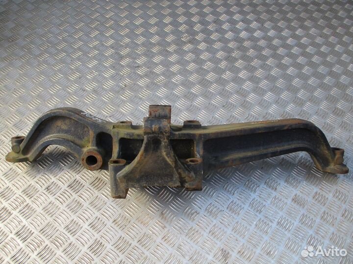 Кронштейн пневморессоры задний правый MAN 81436303