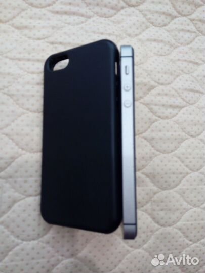 Телефон iPhone SE