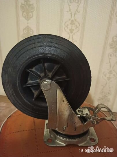 Колесо поворотное,D 210мм с тормозом, б/у