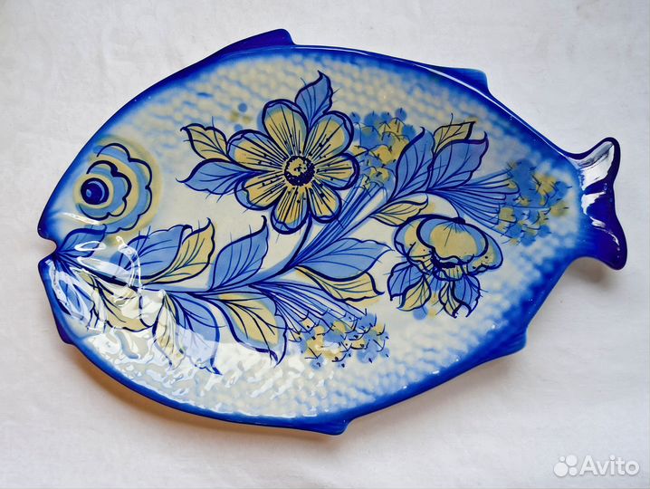 Большое блюдо в виде рыбы. Винтаж