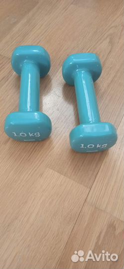 Гантели Декатлон 2 шт по 1 кг
