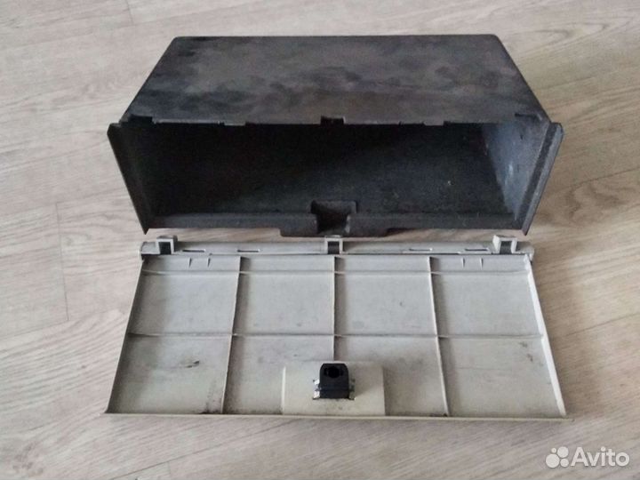 Вещевой ящик Вольво FL