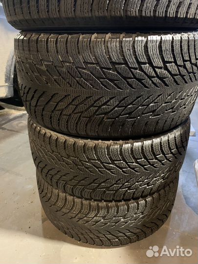 Nokian Tyres Hakkapeliitta R3 SUV 255/45 R20 и 285/40 R20 107T