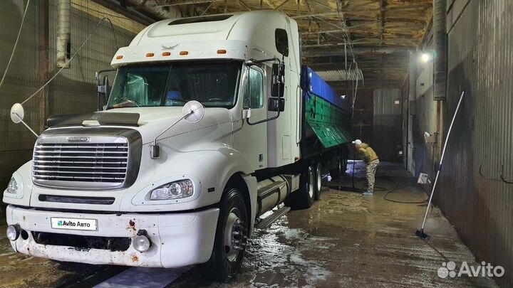 Freightliner Columbia, 2002