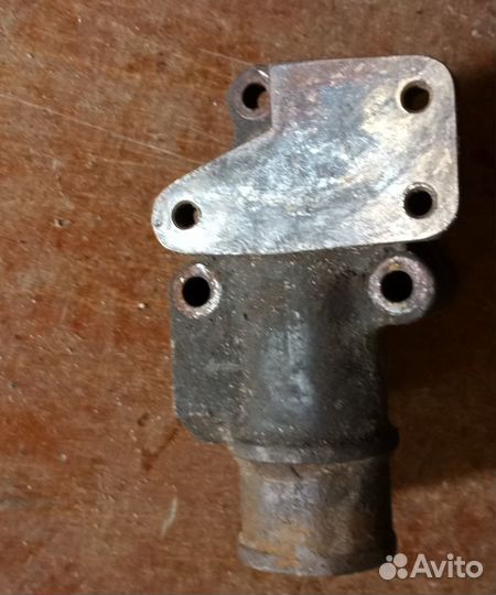 Корпус термостата Komatsu Cummins