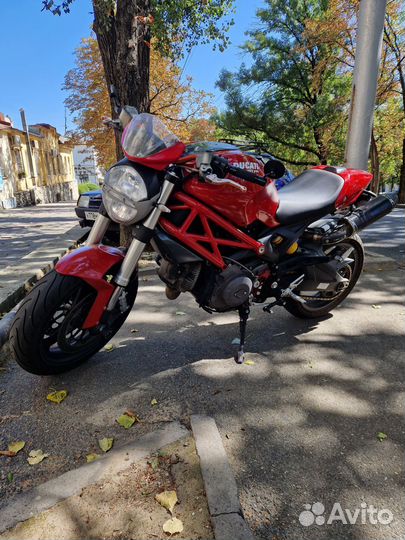 Ducati monster 696