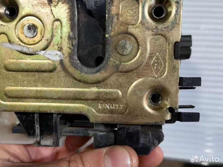 Замок двери передний левый renault scenic 1
