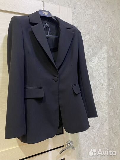Пиджак женский приталенный 42