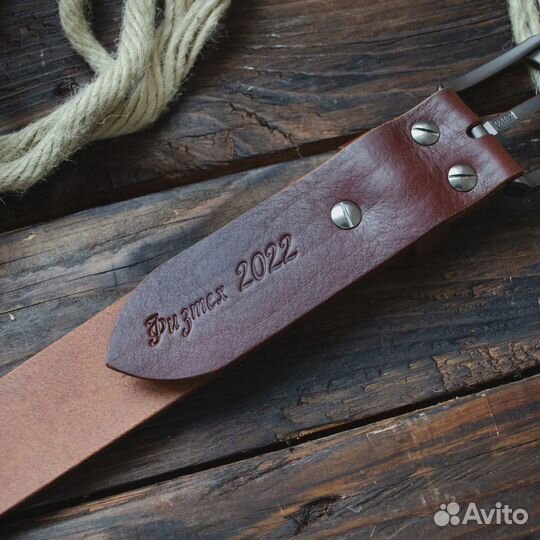 Гравировка на кожаных изделиях, текст, лого