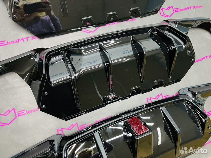 Диффузор BMW F10, на выбор, черный глянец