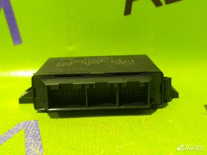 Блок электронный Renault Megane BZ0G M4RF713 2011