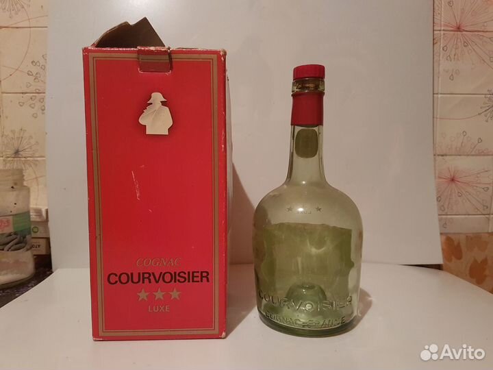Бутылка с коробкой от коньяка Courvoisier
